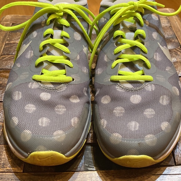 NIKE Sneakers size 8.5 - Picture 3 of 6